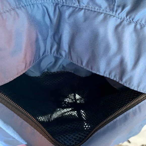 Gap Rain Jacket with 4 Pockets Elastic Cuffs & Bottom 3/4 Neck Opening - Picture 4 of 13